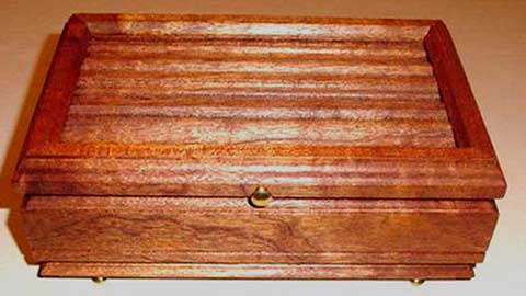 Коробка из древесины